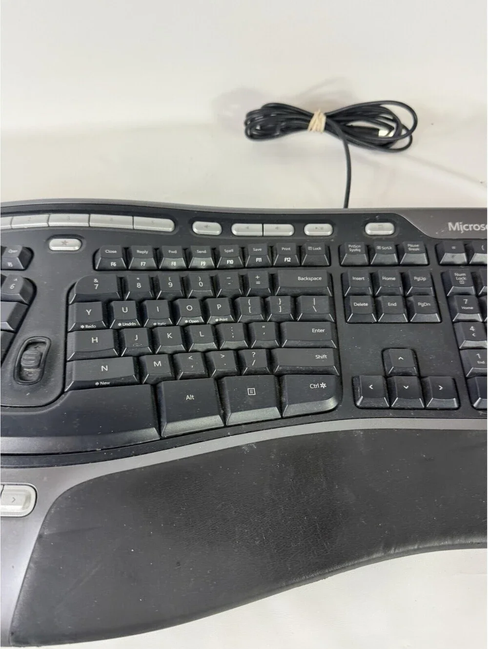 Microsoft Natural Ergonomic Keyboard 4000 v1.0 Model 1048 Wired USB Black Silver